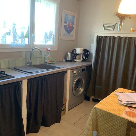 Gite Les Petits Poissons Verts Et Massages La Jarrie Exterior photo
