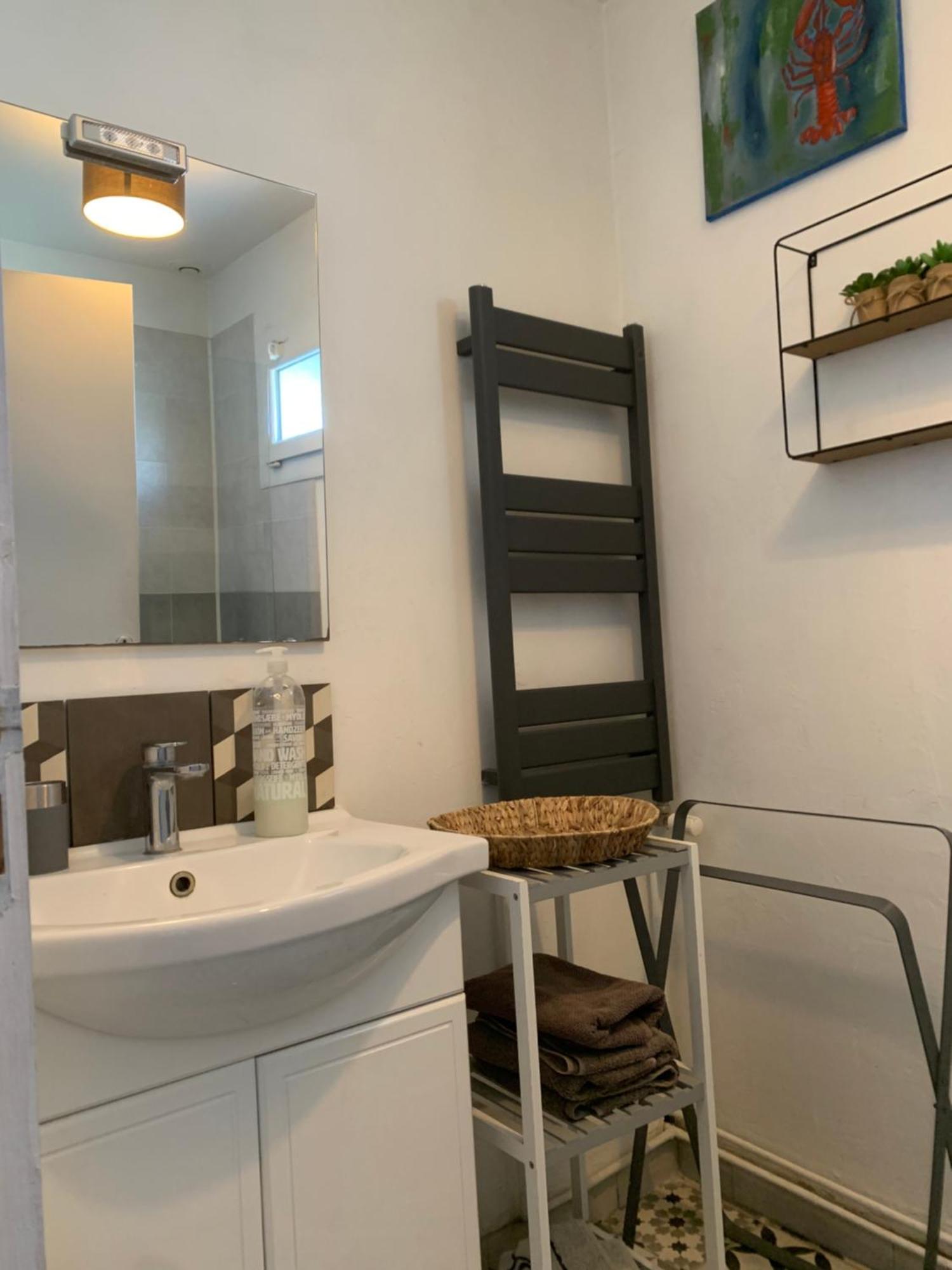 Gite Les Petits Poissons Verts Et Massages La Jarrie Exterior photo